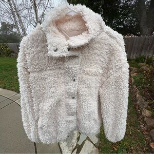 NWOT Thread & Supply Super Soft Fleece Jacket Size Small Cream White Button Down